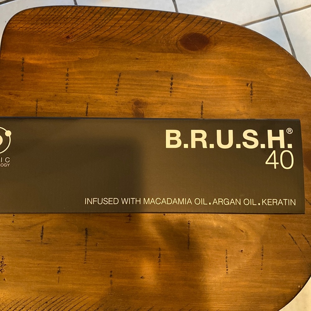 Brush 40 brand new